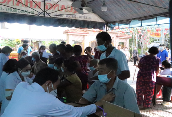 Xã Đoàn Tân Sơn: Phối hợp tổ chức khám bệnh, cấp phát thuốc miễn phí cho người dân